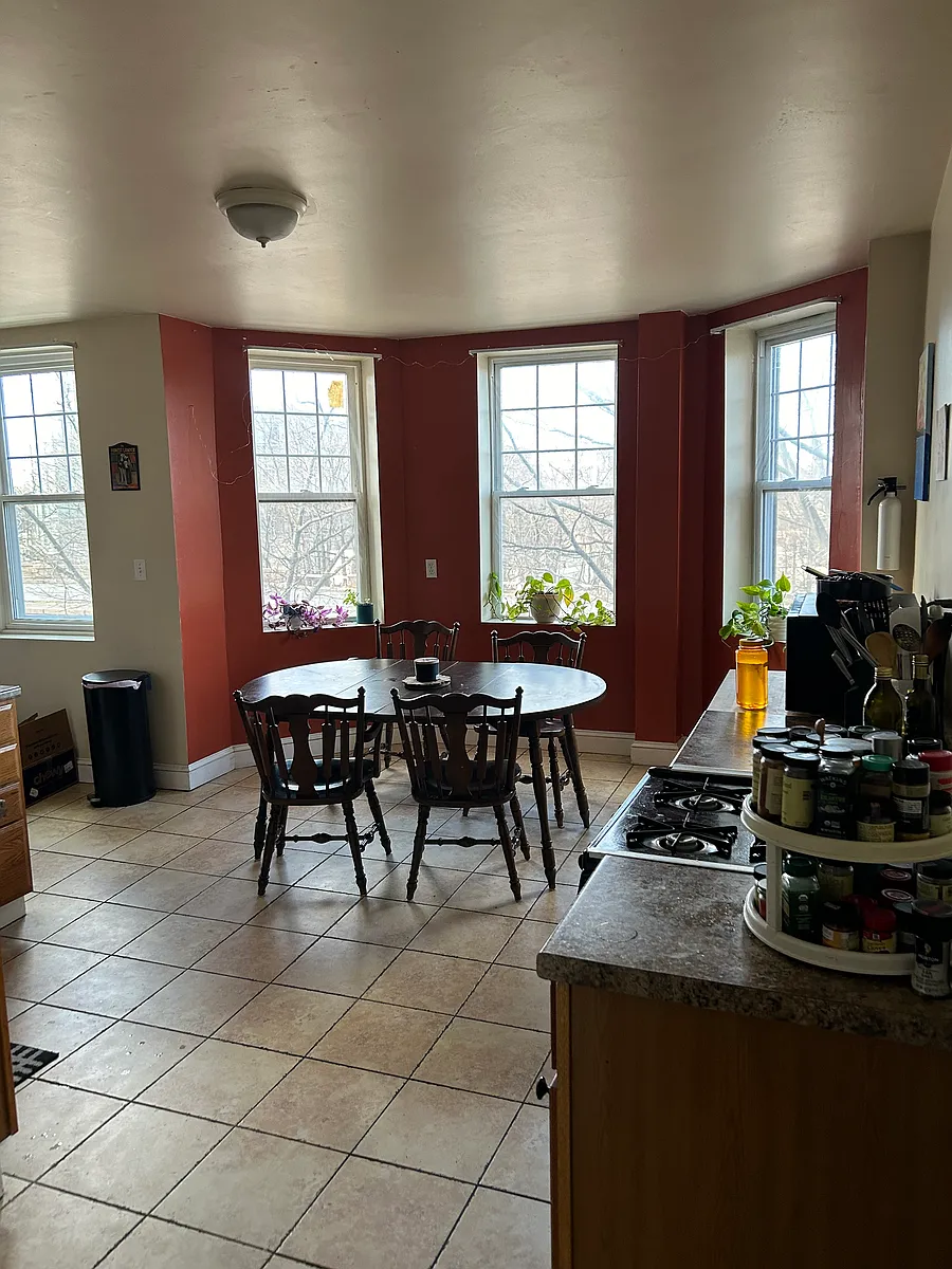 Building Photo - 394 Riverway #8