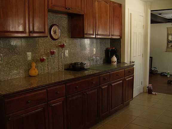 4th image of 2121 Brandywine Dr