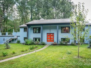 1195 Woodmont Dr, Hendersonville, NC 28791