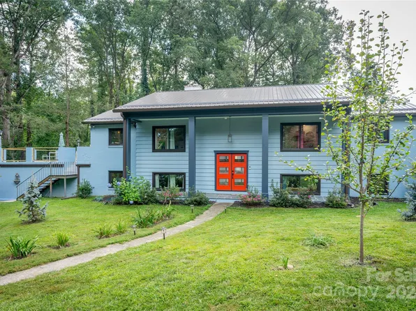 1195 Woodmont Dr, Hendersonville, NC 28791