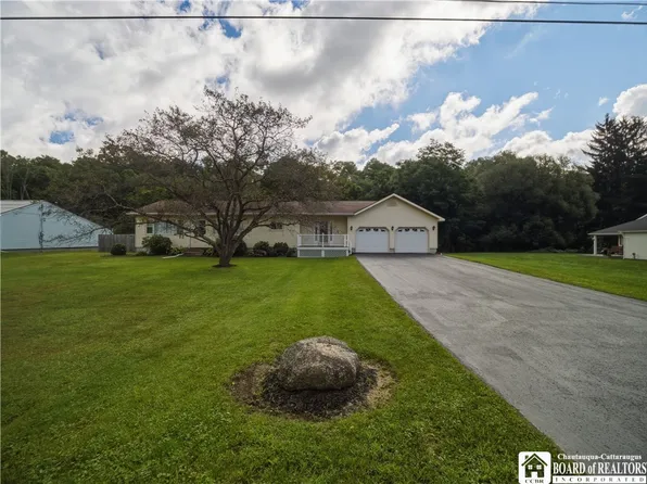 3194 Dutch Hollow Rd, Jamestown, NY 14701