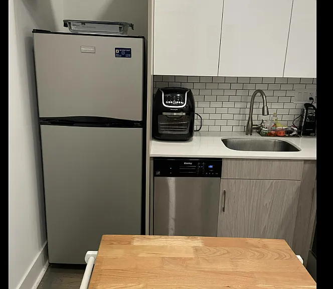 12 Queensberry St #4 — Photo 1