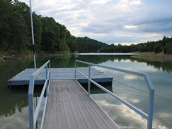 4th image of 1733 Lakeway Dr