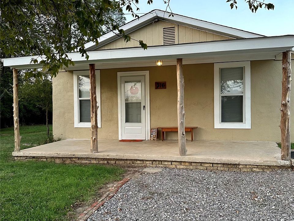 1st image of 316 E Wyandotte Ave