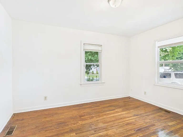 624 Fayette Ave — Photo 12