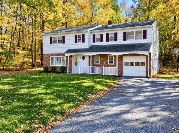 1 Tallahatchie Dr, Vernon Twp., NJ 07461