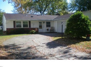 1281 Beechview Dr, Vermilion, OH 44089