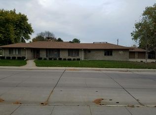 610 E 46th St, Kearney, NE 68847