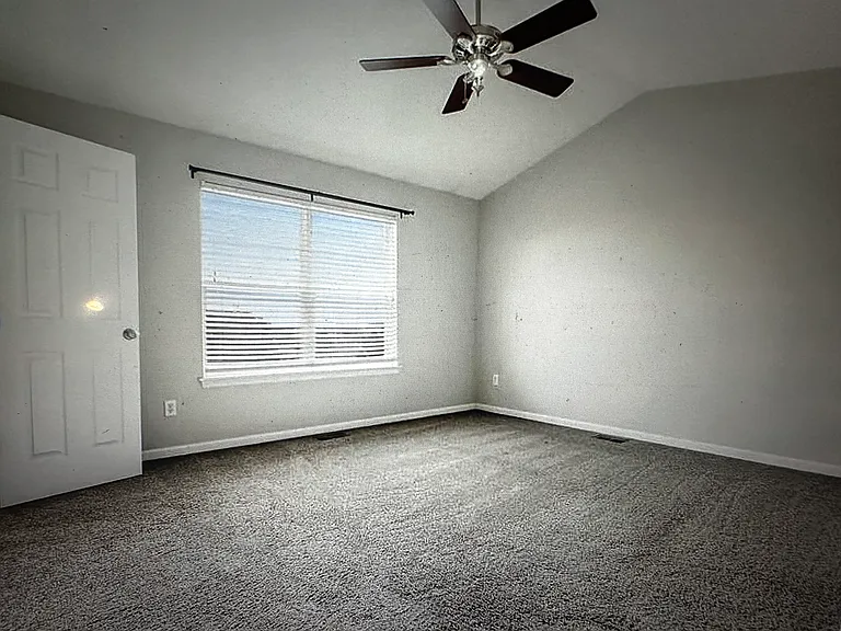 638 Country Village Dr — Photo 11