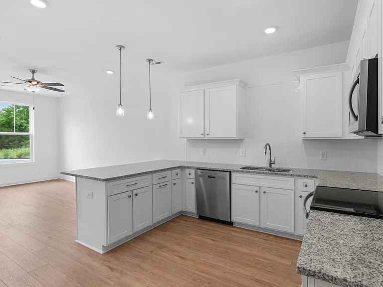 1170 S Dickerson Rd #20 — Photo 7