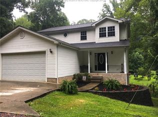 221 Ranch Lake Blvd, Scott Depot, WV 25560