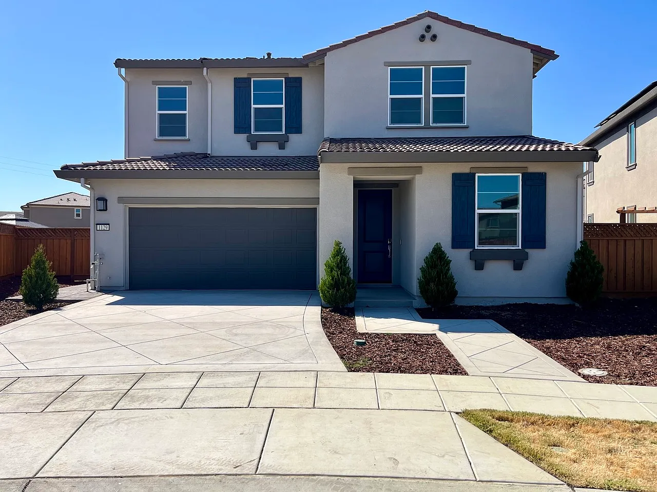 4 bed, 2140 sqft, $3,200 — Photo 1
