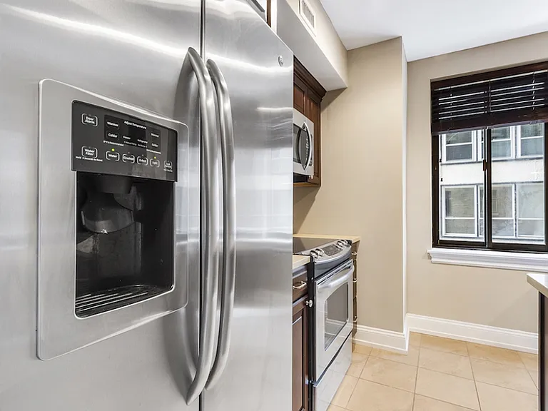 222 Rittenhouse — Photo 5