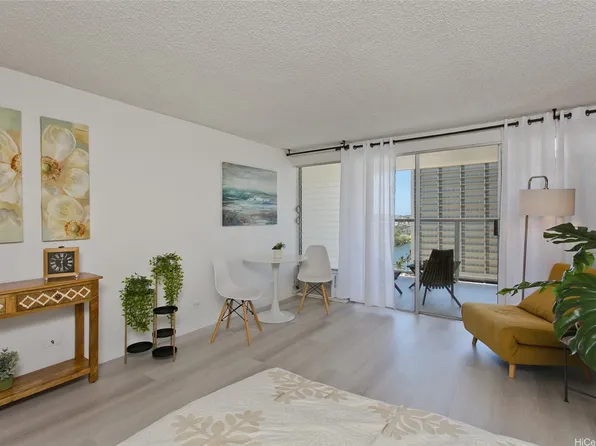 445 Seaside Ave APT 1615, Honolulu, HI 96815
