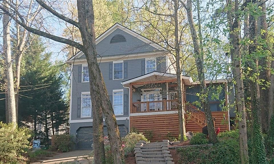 1st image of 536 Oakview Rd