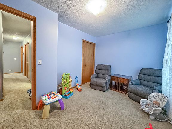 5th image of 519 W 19th St