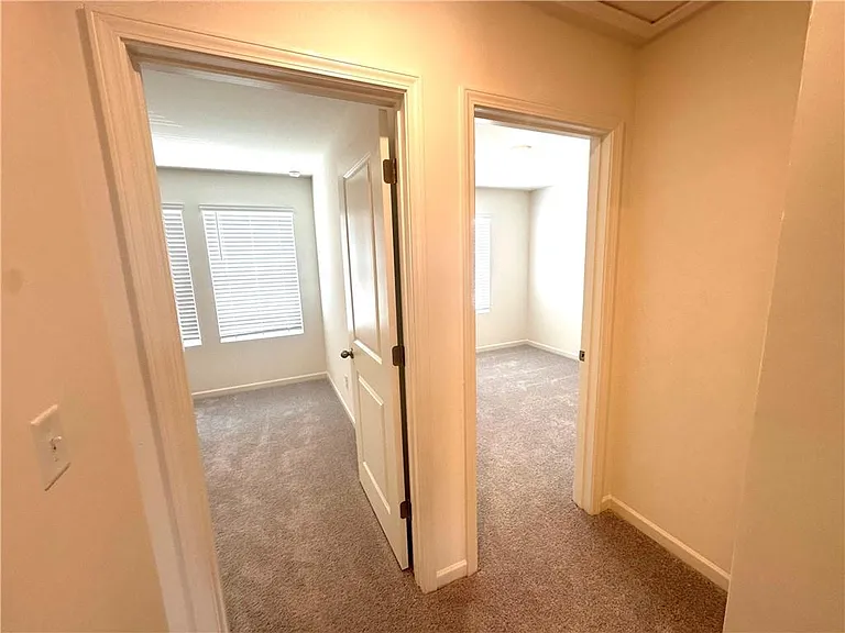 423 Towson St — Photo 17