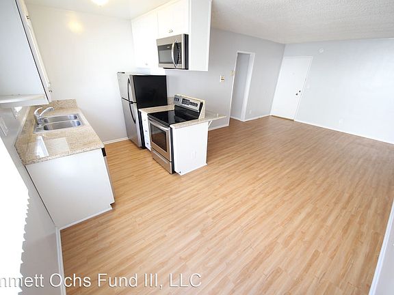 3rd image of 1725 Purdue Ave APT 210