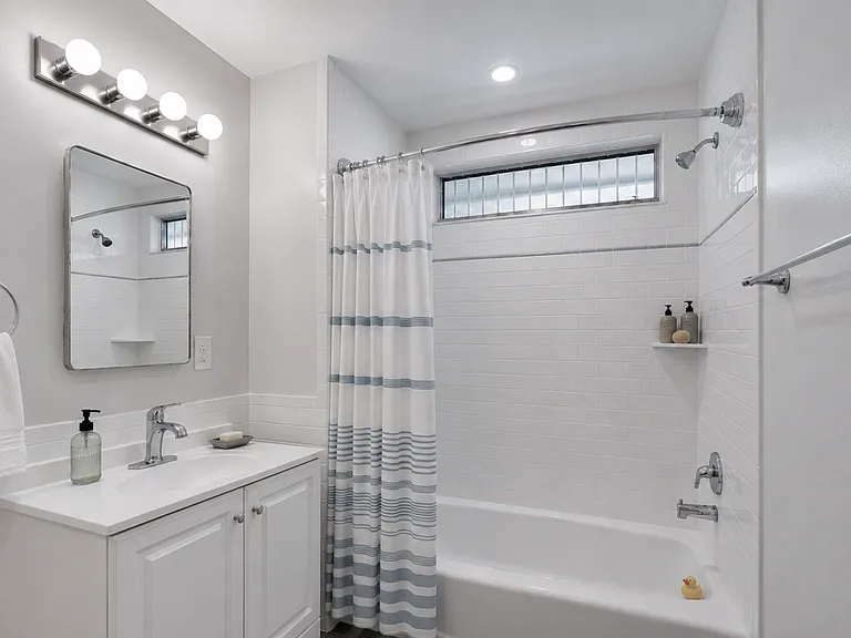 elm142 — Photo 10