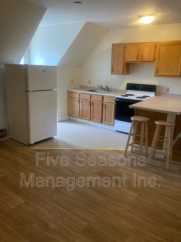 2 bed, 1.0 bath, 600 sqft, $1,800 — Photo 3