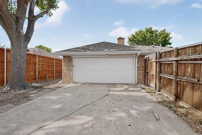 2200 Winona Dr — Photo 46