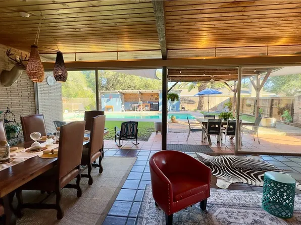 601 Lawrence St, Refugio, TX 78377