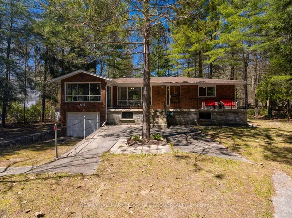 740 Lafontaine Rd W, Tiny, ON L9M 0L7