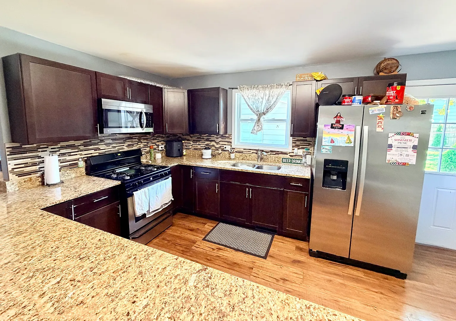 4 bed, 1225 sqft, $2,500 — Photo 2