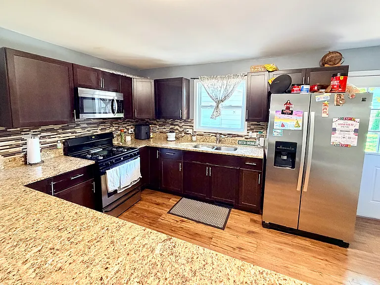 419 Singapore Ln — Photo 8