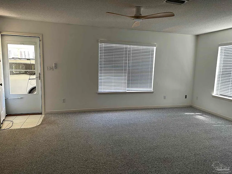 5511 Custer Dr — Photo 9