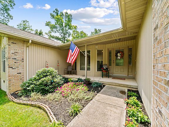 3rd image of 1110 Geronimo Ln