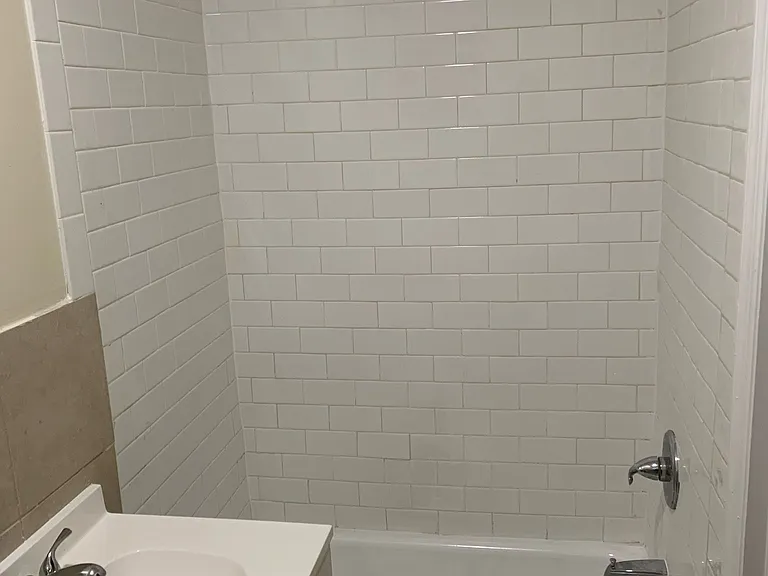 83 Market St #2 — Photo 4