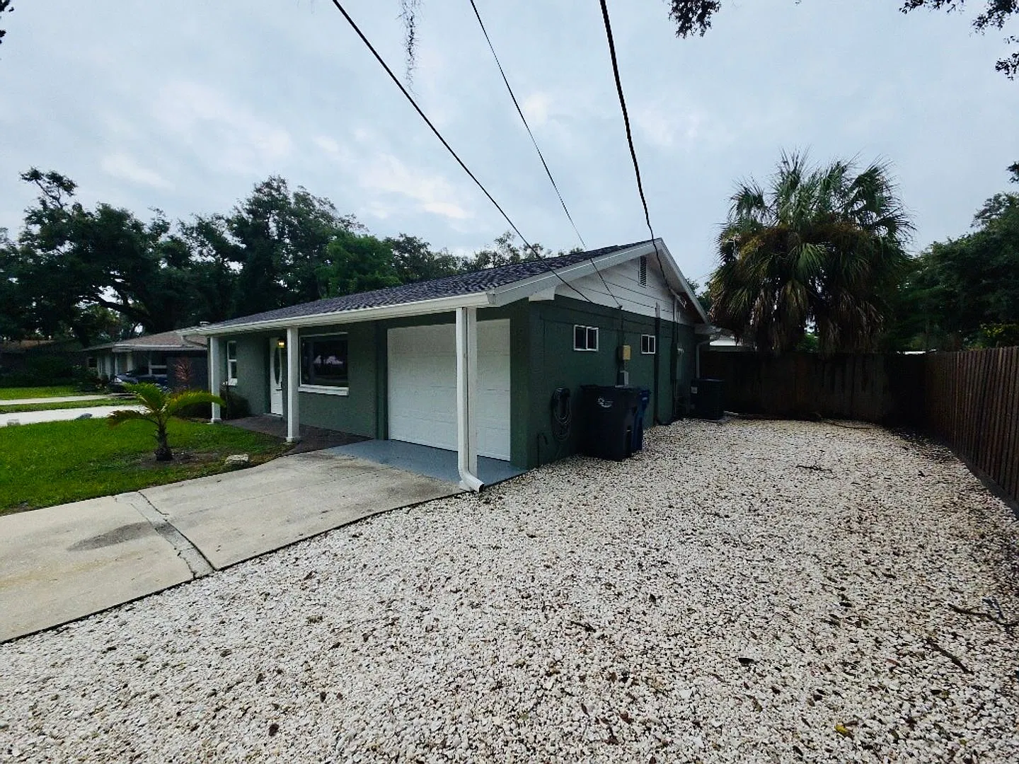 2404 52nd Ave Dr W Bradenton, FL 34207 — Photo 3