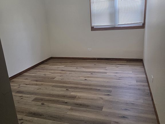 2nd image of 9711 S Nottingham Ave #1