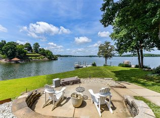 7010 Coventry Ct, Tega Cay, SC 29708