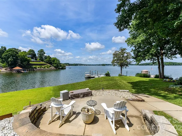 7010 Coventry Ct, Tega Cay, SC 29708