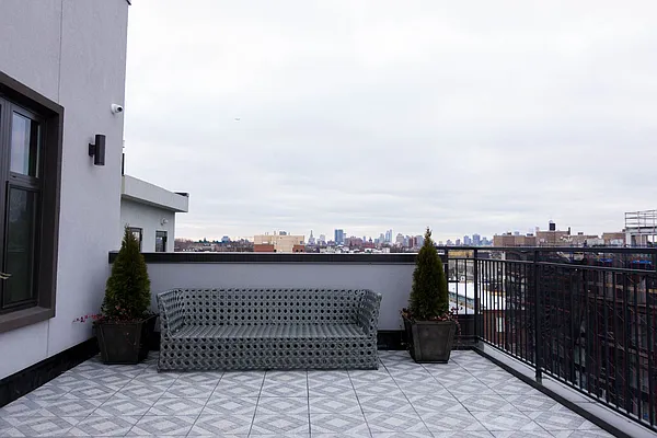 Rented by Nooklyn NYC LLC | media 25