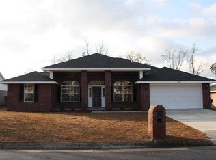 1549 Twin Pines Cir, Cantonment, FL 32533