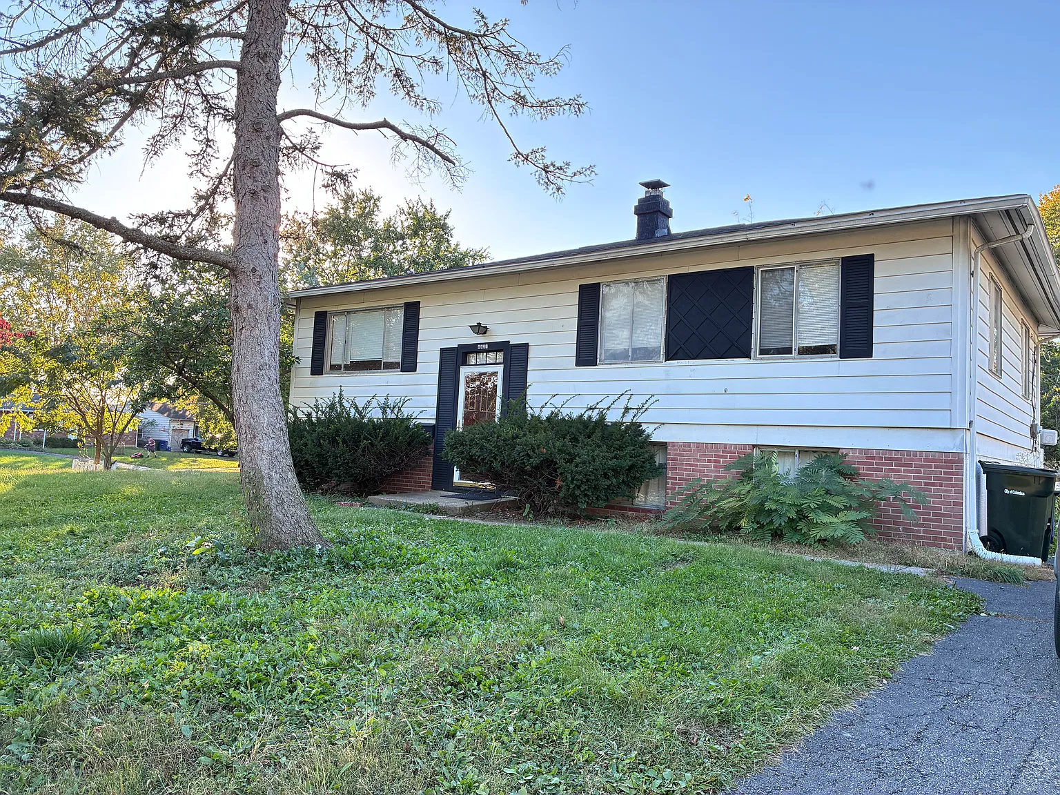 3 bed, 2057 sqft, $2,200 — Photo 2