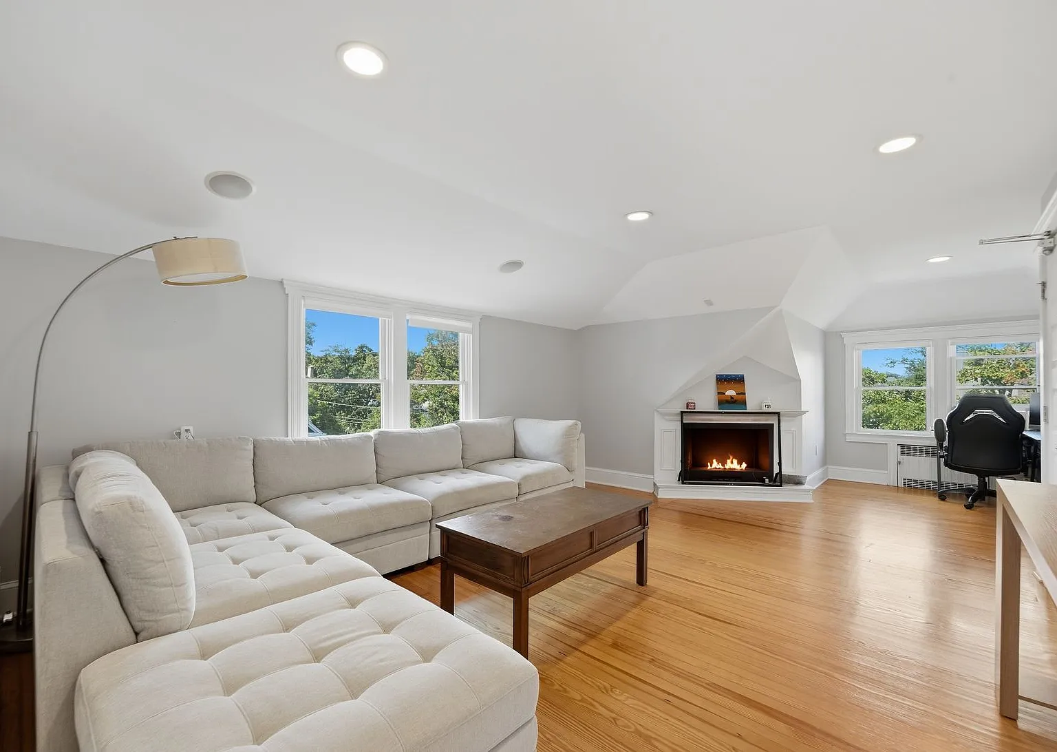 2 bed, $3,425 — Photo 1