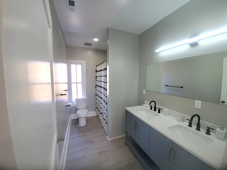 419 Hinton St #1 — Photo 2