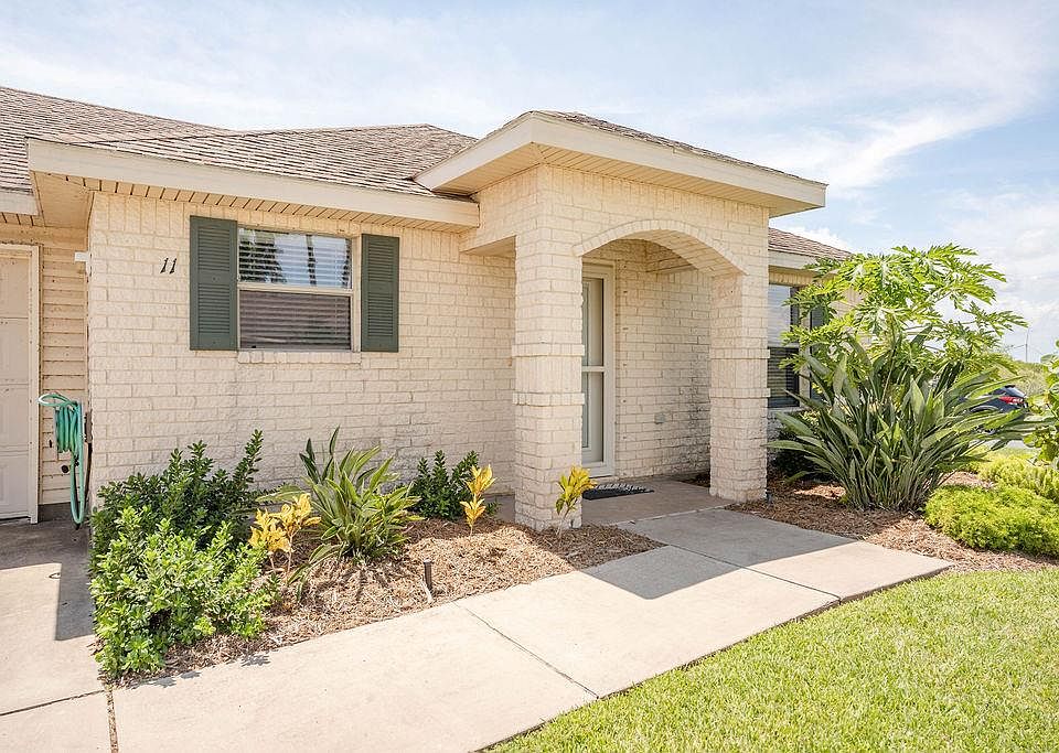 1st image of 11 N Doral Dr