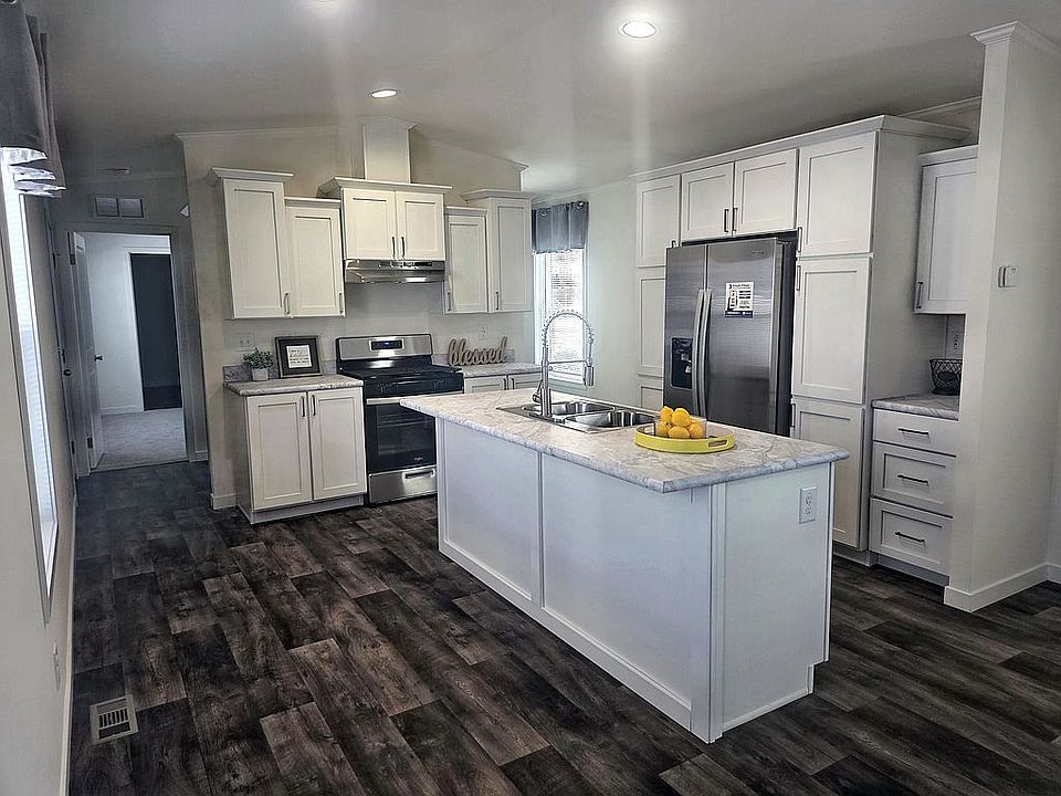 1st image of 2501 Lowry Ave NE #301