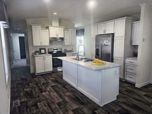 2501 Lowry Ave NE #301