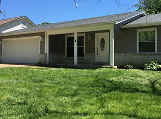 4 Galaxy Dr, Saint Peters, MO