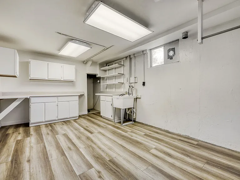 1015 W Longview Ave — Photo 22