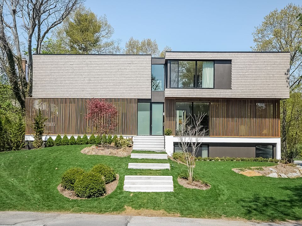 1st image of 105 Colonial Ave