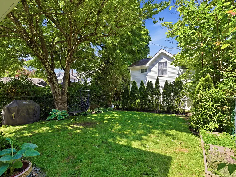 27 N Dutcher St — Photo 35