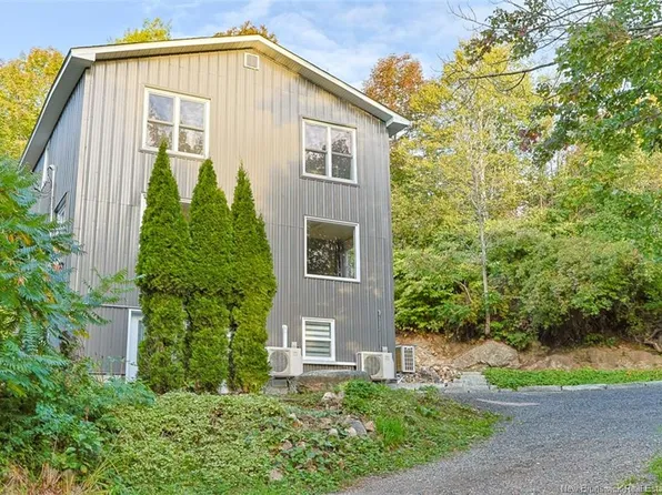 155 Victoria Rd, Saint John, NB E2M 6W5