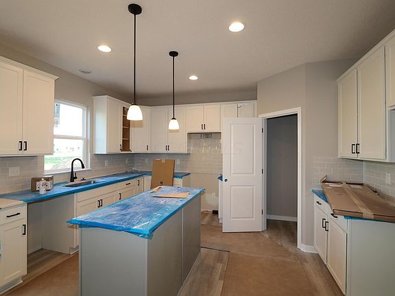 5th image of 7259 Holstad Ct